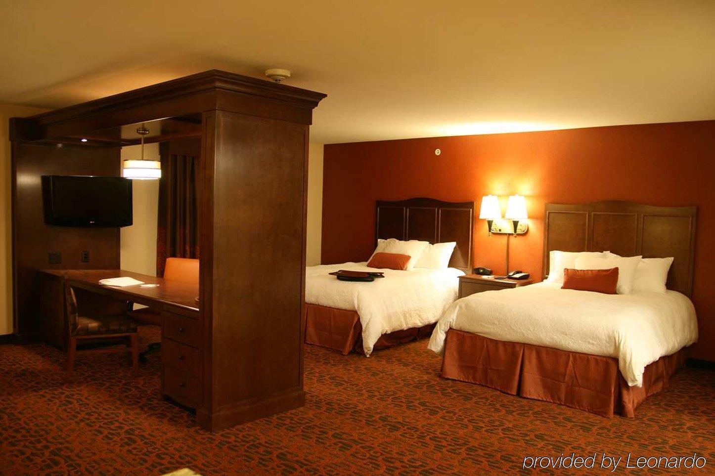 Hampton Inn & Suites New Castle, Pa Room photo