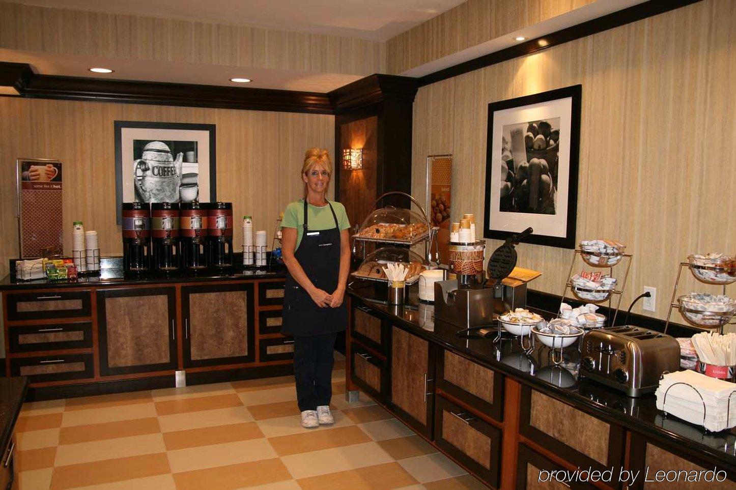 Hampton Inn & Suites New Castle, Pa Restaurant photo